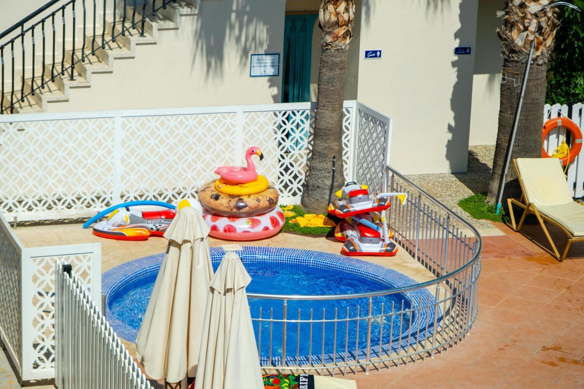 Sea Breeze Hotel And Apartments オルデニズ エクステリア 写真