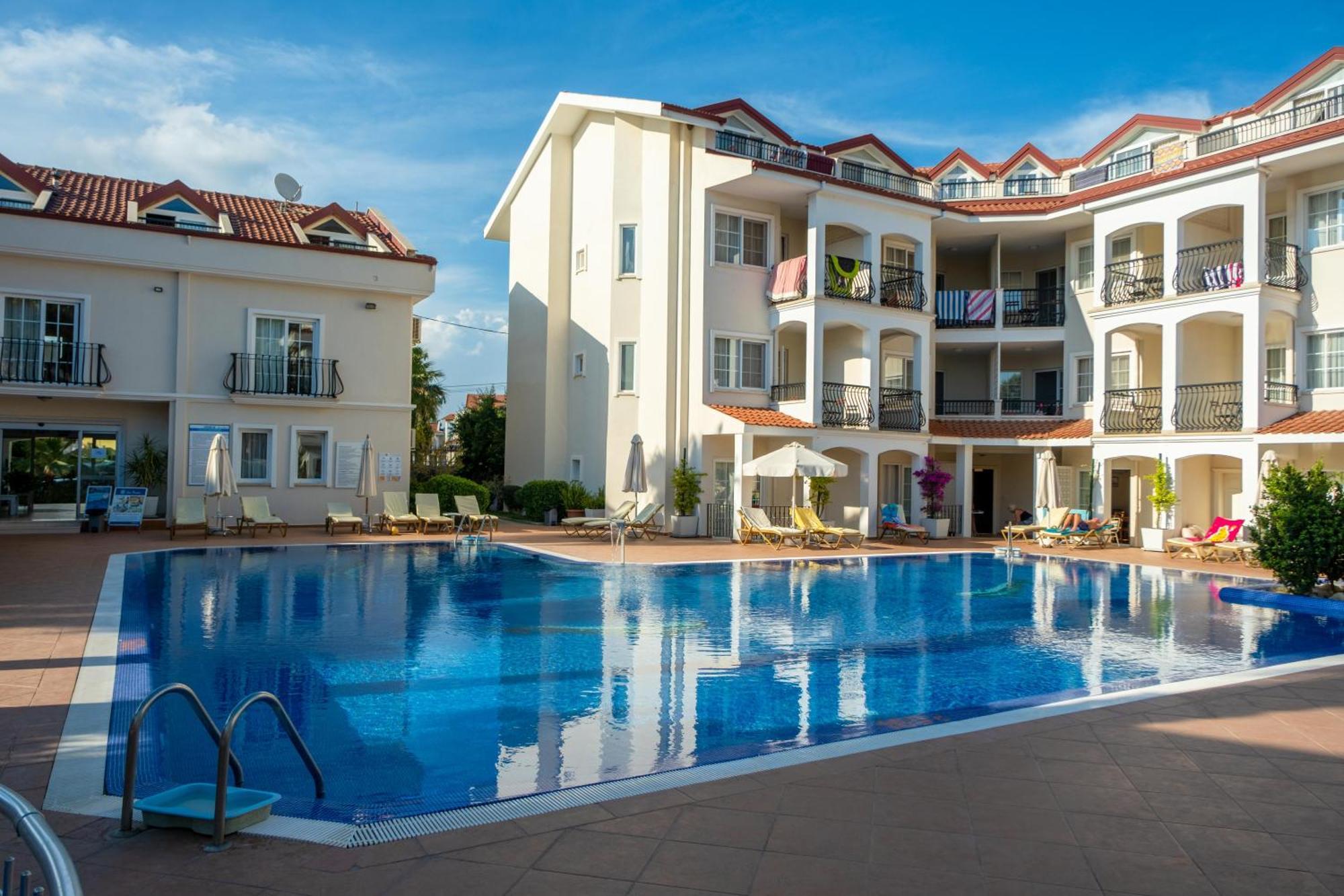 Sea Breeze Hotel And Apartments オルデニズ エクステリア 写真